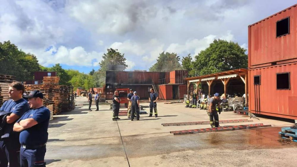 Teilnehmer auf dem Übungsgelände